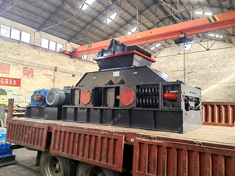 2PG1200X800大型全自動對輥制砂機(jī)發(fā)往四川成都
