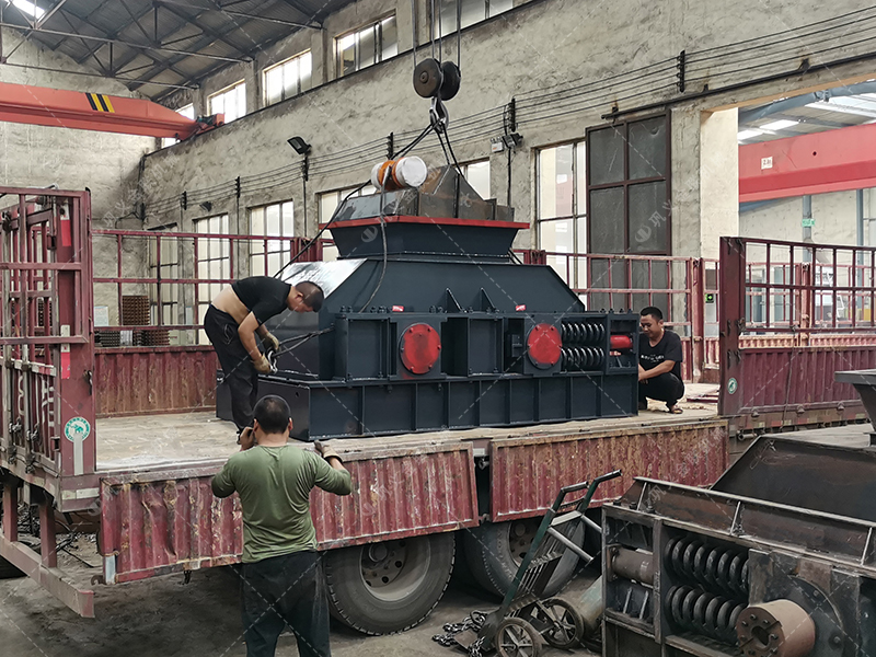 2PG1200x800型對輥制砂機(jī)發(fā)貨 單臺制砂機(jī)發(fā)往陜西